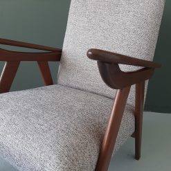 Deense fauteuil opnieuw gestoffeerd