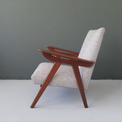 Deense fauteuil opnieuw gestoffeerd